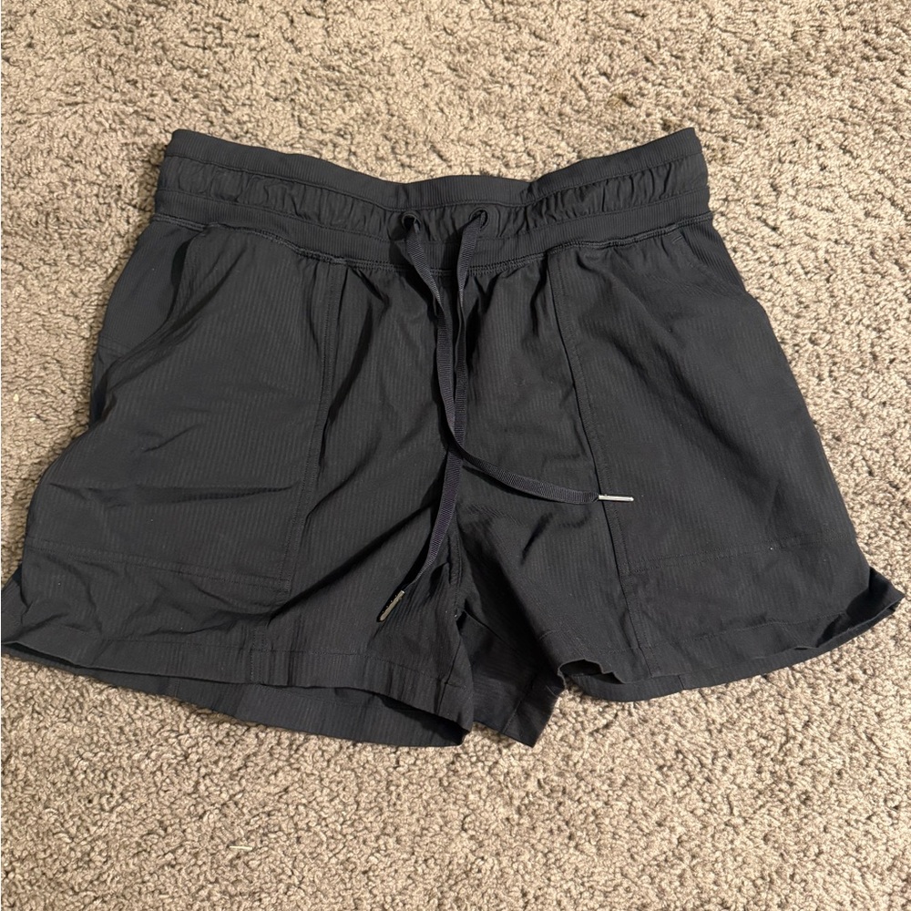 Lulu dance studio shorts size 6